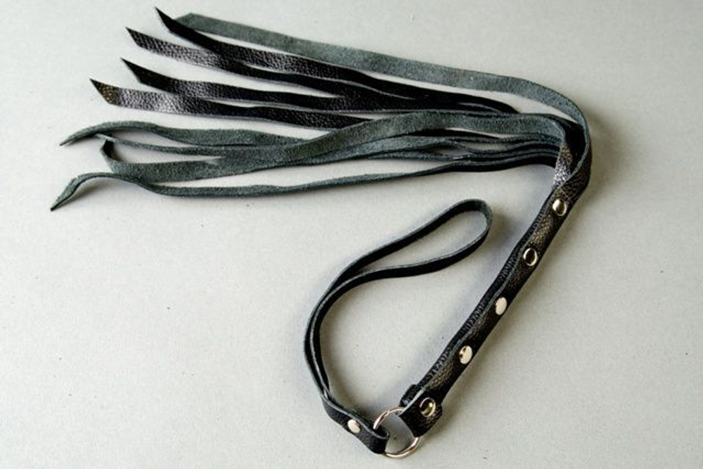 Миниатюрная плеть из кожи - 45 см. (Цвет: черный)