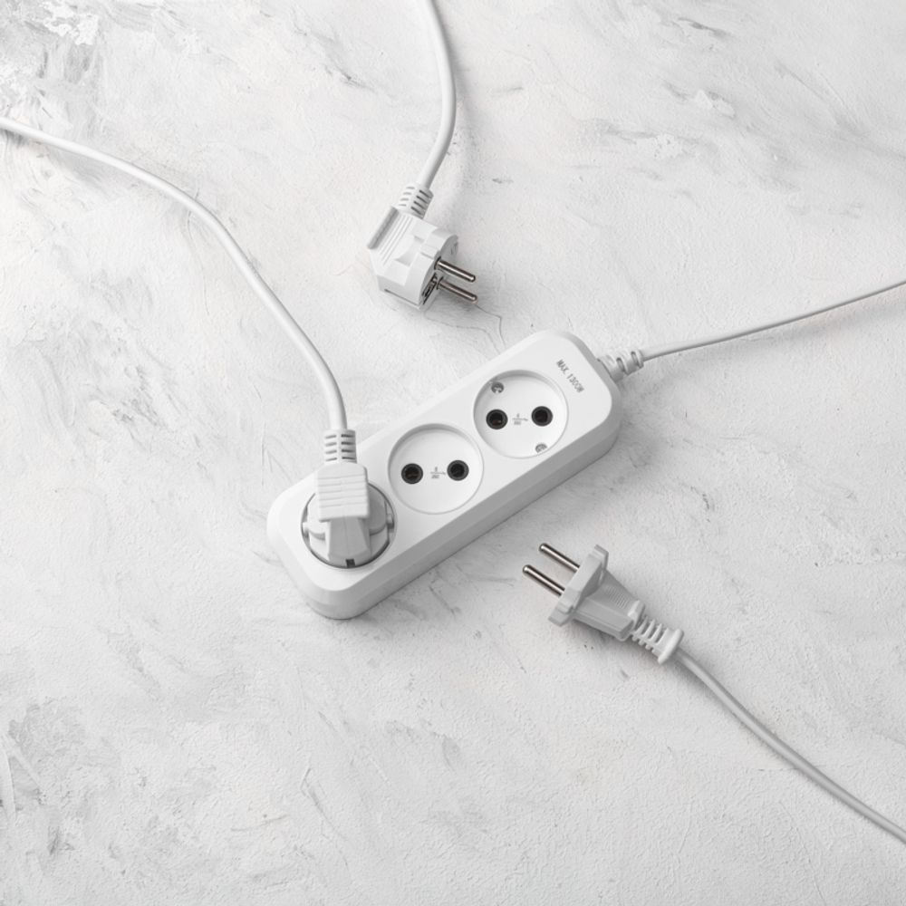 Удлинитель 3 гнезда, 3м, 2х0,75мм², б/з, белый PROconnect