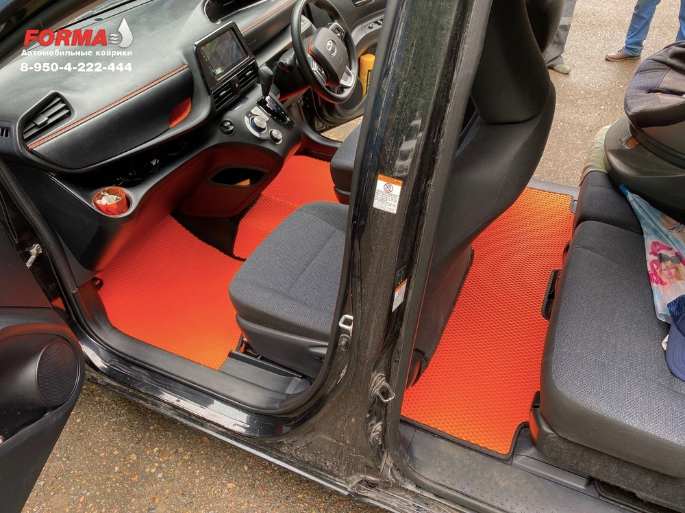 Toyota Sienta 2 поколение XP170 (07.2015 - 08.2018) HYBRID