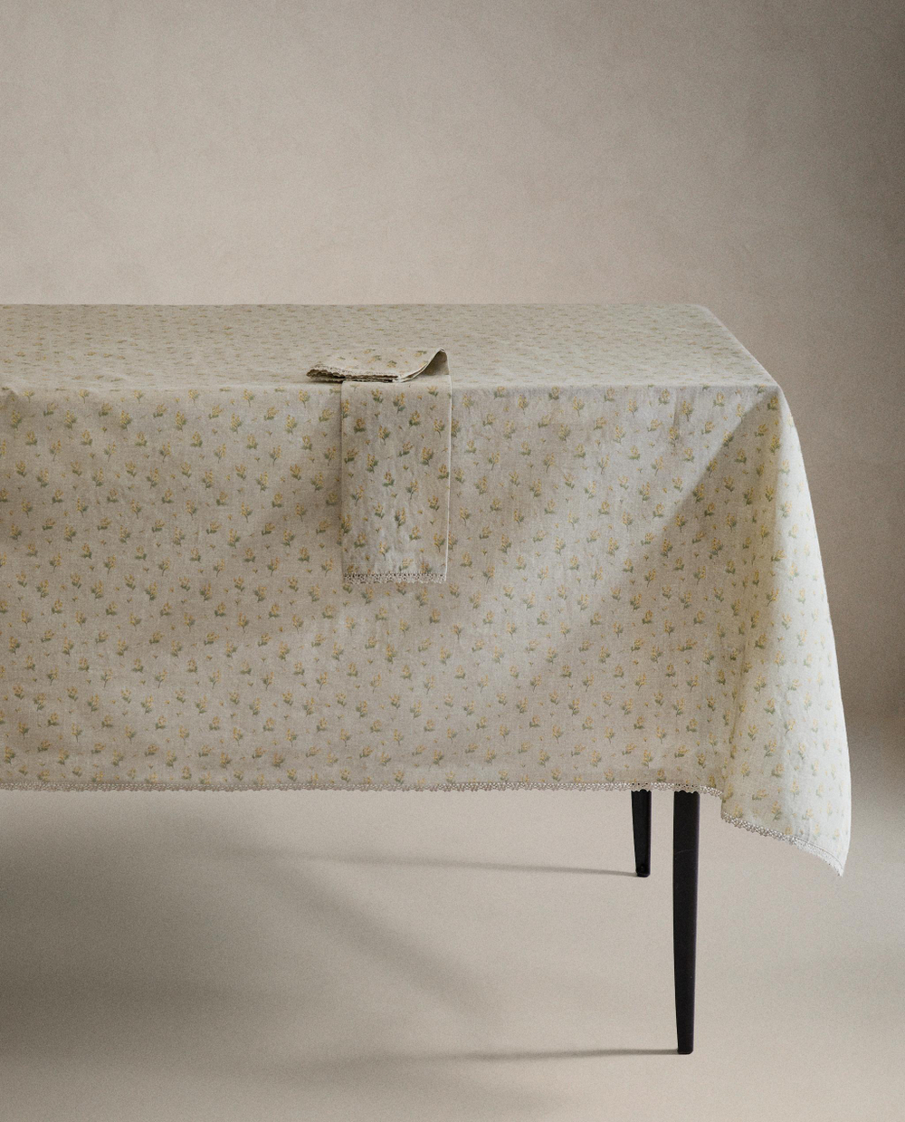 Zara Home скатерть из хлопка, цветочный мотив, 160 120 см · 4278/021