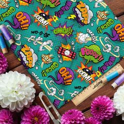 Ткань таффета крупные звуки из комиксов на зелёном фоне