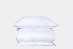 Постельное белье семейное Mollen белое с серебристо-серым кантом