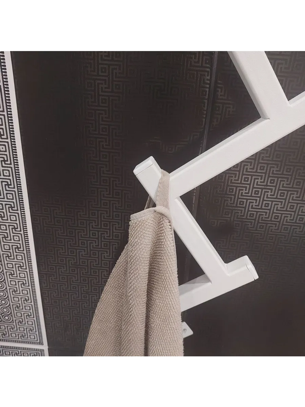 Вешалка настенная для прихожей Елка белая