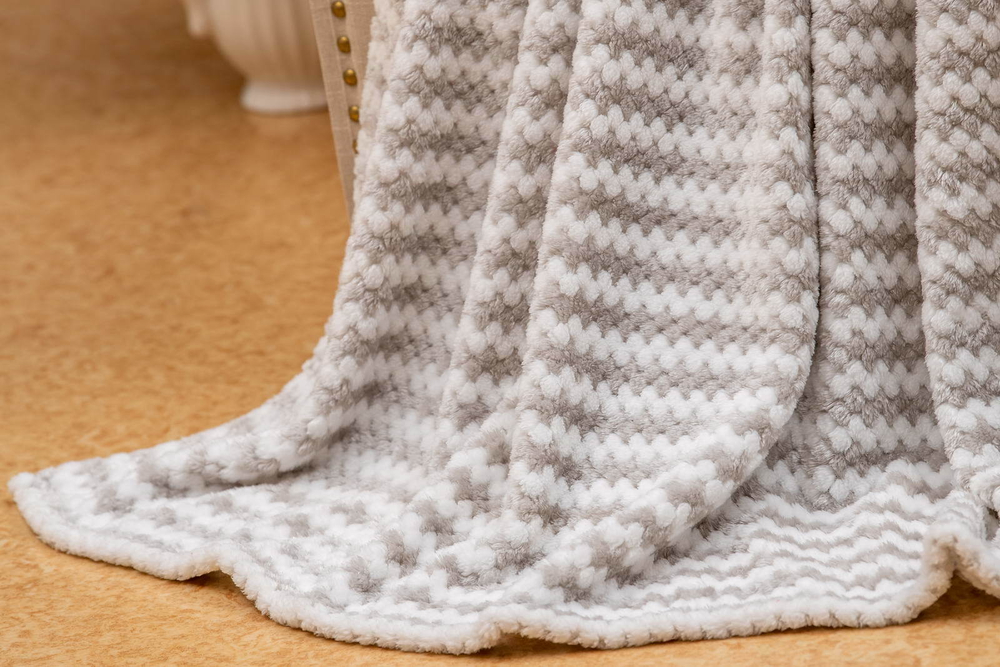 Плед 220х240 Sofi De MarkO Гринда серый