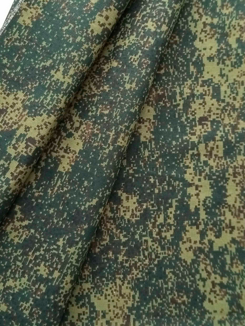 Ткань бязь плательная, рис. "Камуфляж пиксель", ширина 150 см, арт. 271