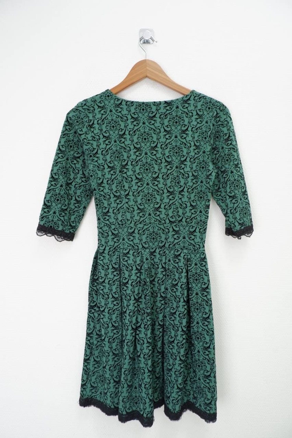 Платье с узорами 42 размер