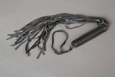 Флогер с плетенной черной ручкой (Цвет: черный)