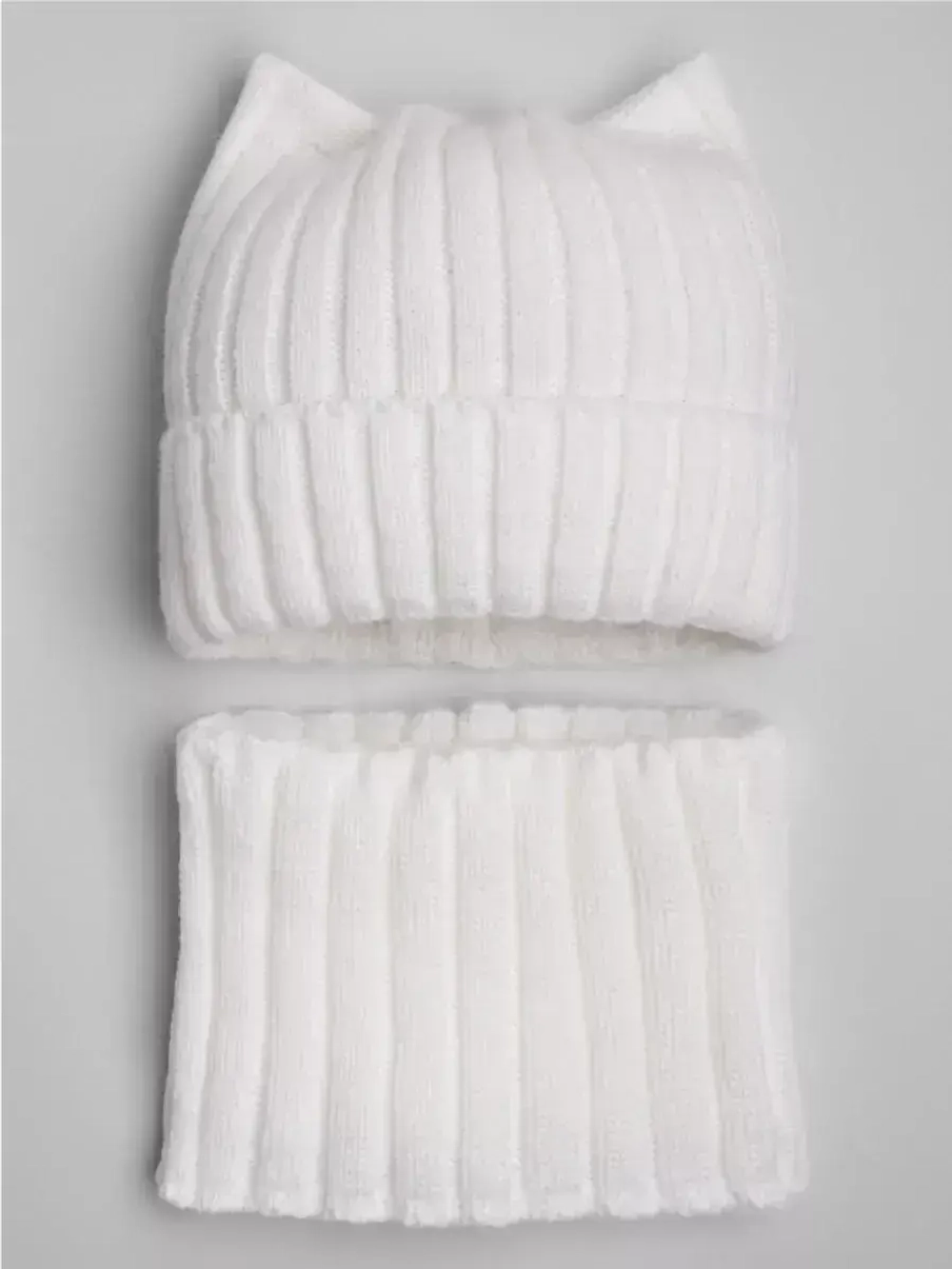 Шапка для девочки осенняя c ушками и снуд