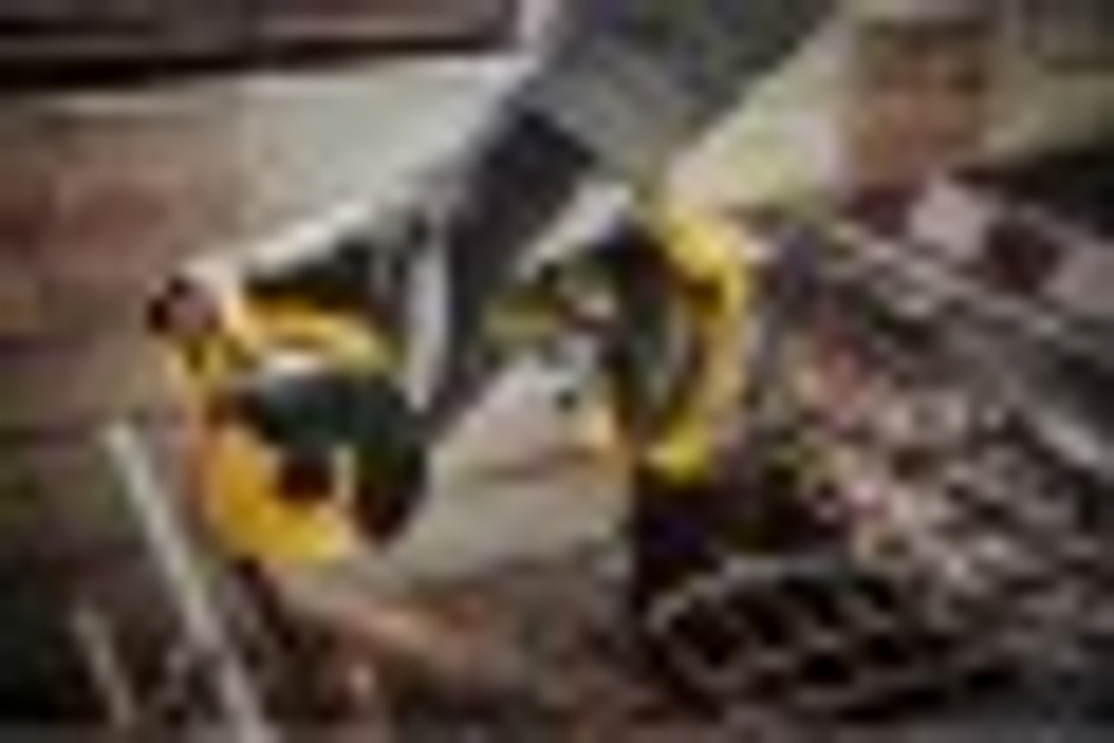 Пила циркулярная аккумуляторная DeWALT DCS 438 N без АКБ и ЗУ DCS438N-XJ
