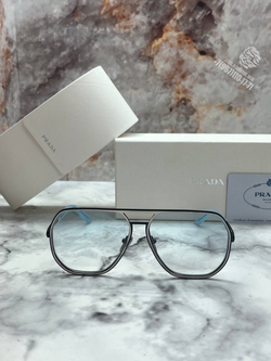 Солнечные очки Prada