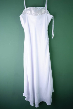 Платье Renny с красивым бюстом из пайеток, визуально на 42 размер