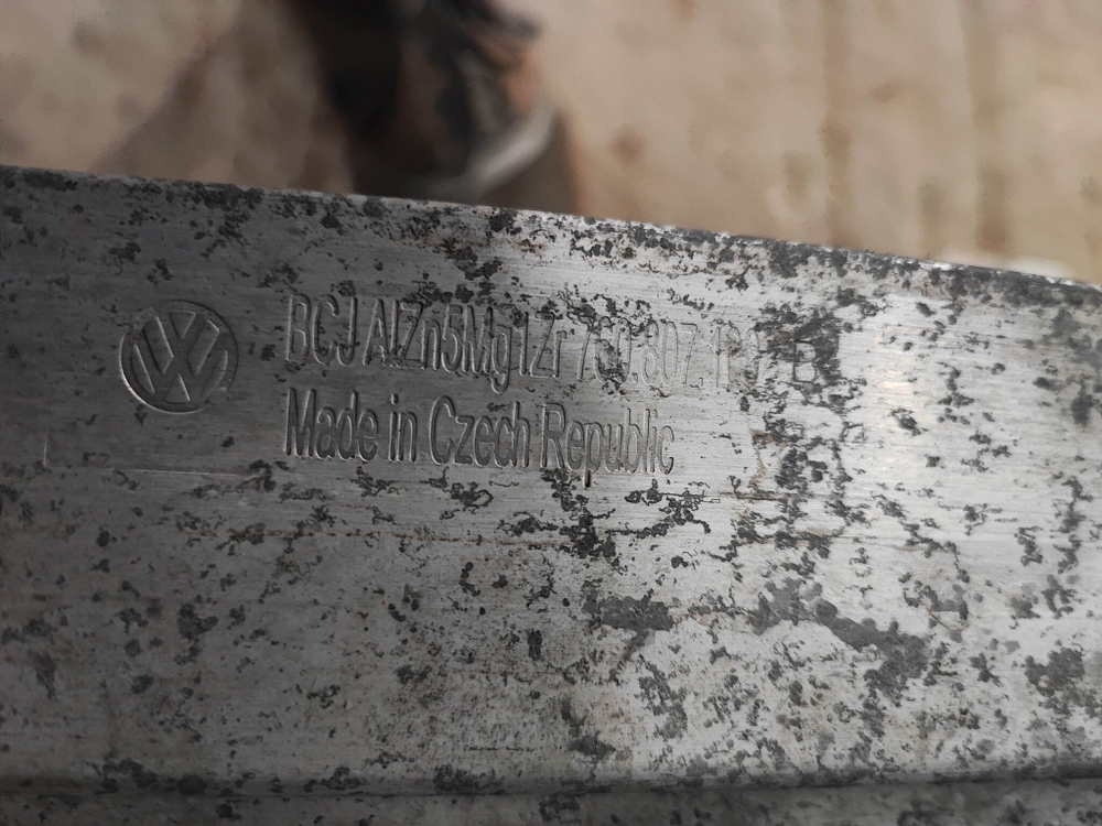 Усилитель переднего бампера Volkswagen Touareg 3 18-нв Б/У Оригинал 760807109B