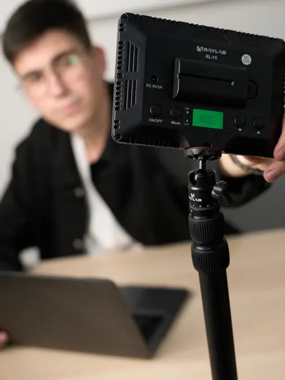 Осветитель светодиодный Raylab RL-15 3200-6500K