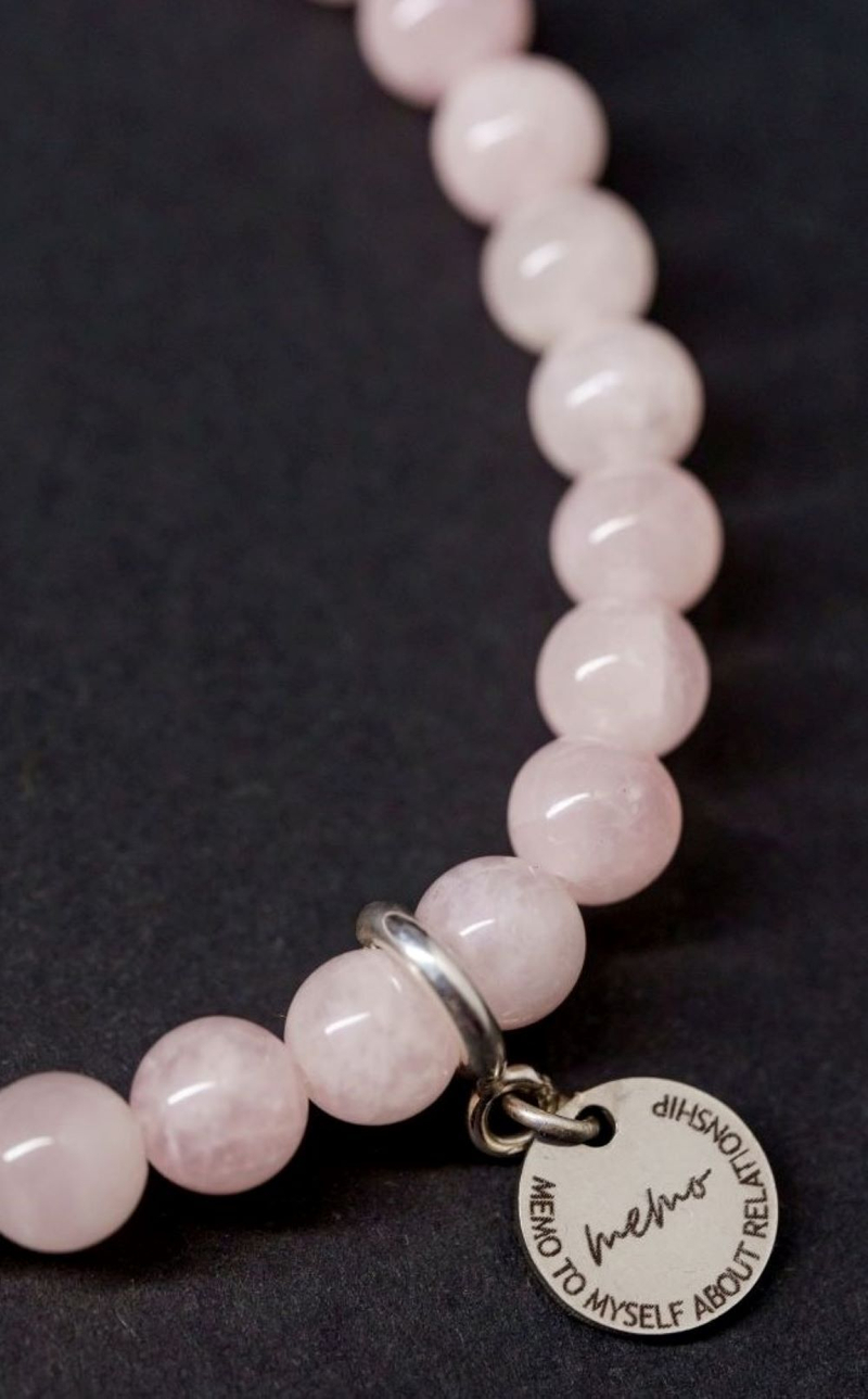 Браслет "Memo about Love&Luck" из розового кварца 6 мм с подвеской