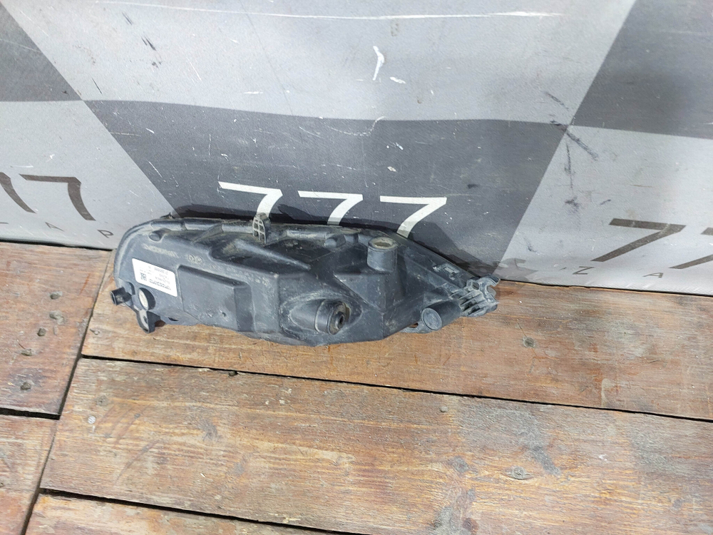 ПТФ передняя правая LED Volvo XC90 2 14-19 Б/У Оригинал 31395866