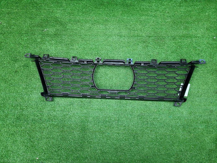 Решетка перед. бампера BMW 3er G20 (18-22) M-paket