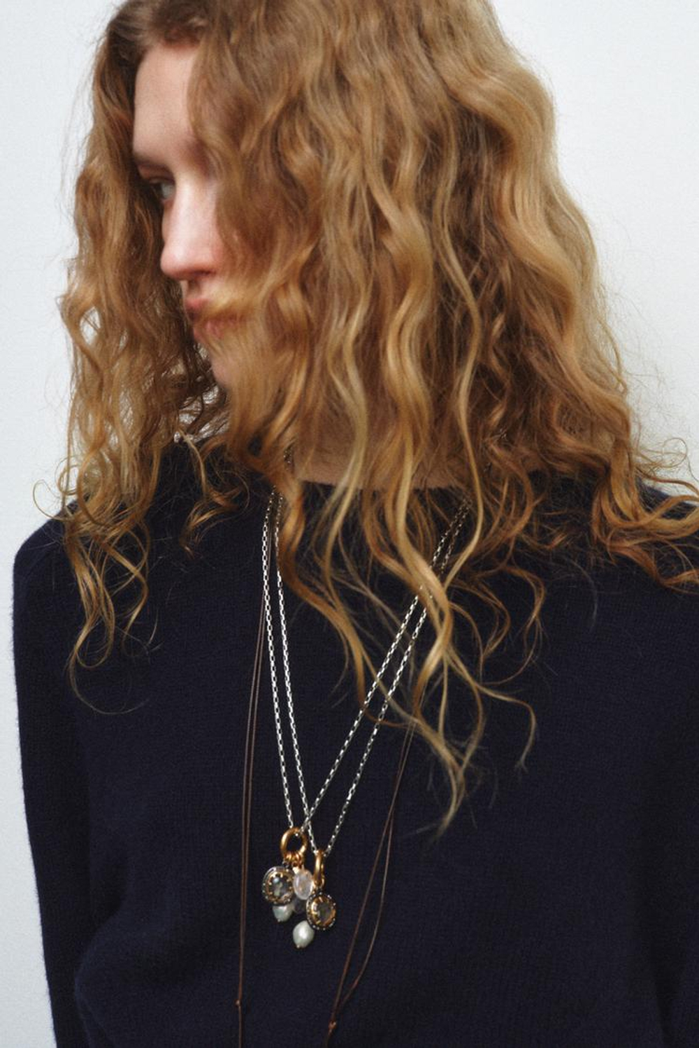 ZARA НАБОР ИЗ ТРЕХ ОЖЕРЕЛИЙ С КАМНЯМИ И ШАРМАМИ, ЗОЛОТОЙ/СЕРЕБРЯНЫЙ