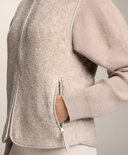 Oysho Базовый жилет из искусственной овчины на молнии, светлый экрю