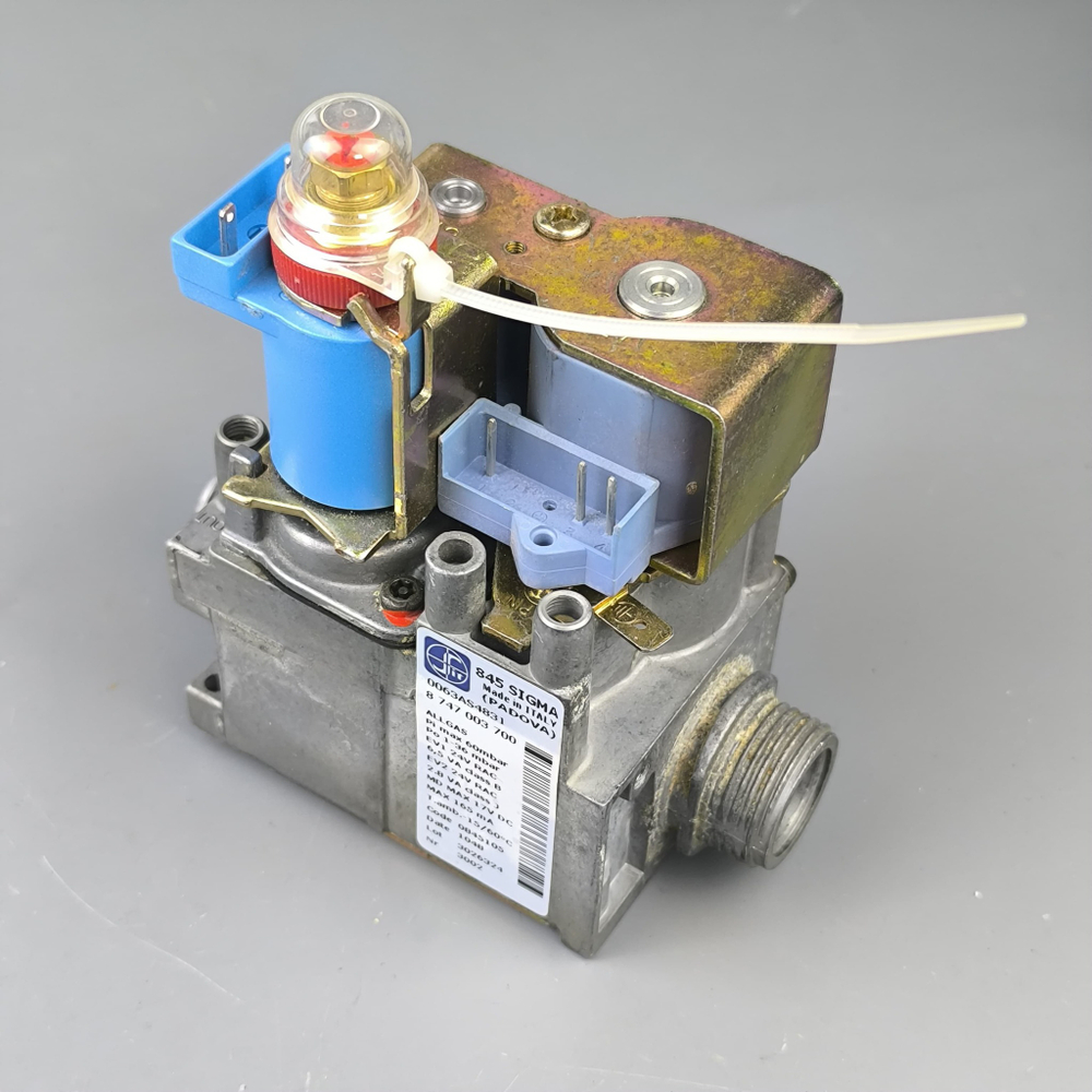 Б/У Газовый клапан для котлов BUDERUS, Bosch, Junkers арт. 87470037000