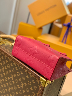 Louis Vuitton Onthego PM