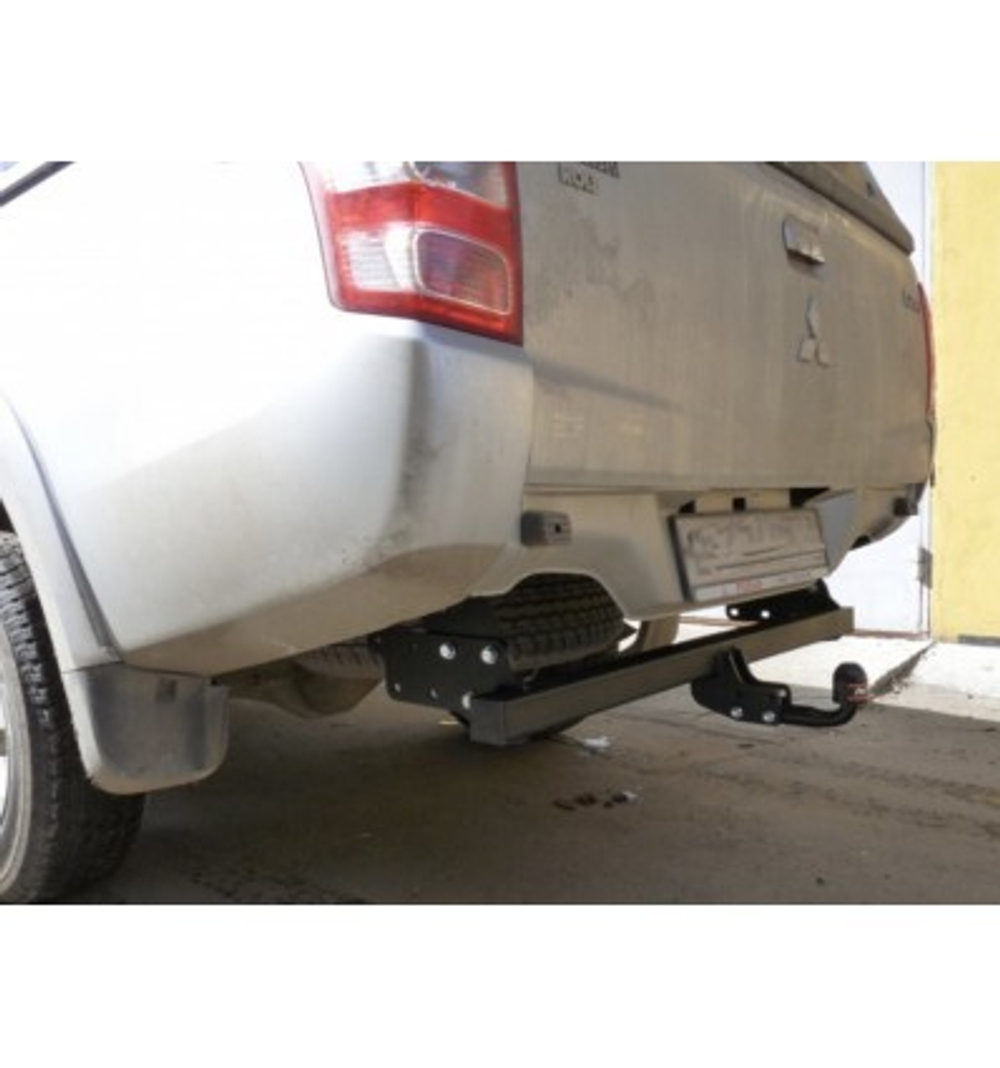 Фаркоп AvtoS MI 28 на Mitsubishi L200 2006-2015 (паспорт и сертификат в комплекте)(без электрики)
