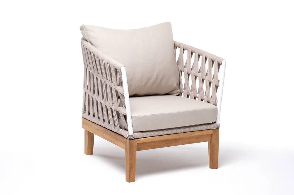 "Диего" кресло плетеное из роупа, основание дуб, каркас алюминий светло-серый (RAL7035) муар, роуп бежевый круглый, ткань бежевая 052