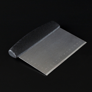 Пекарский скребок с линейкой прямоугольный