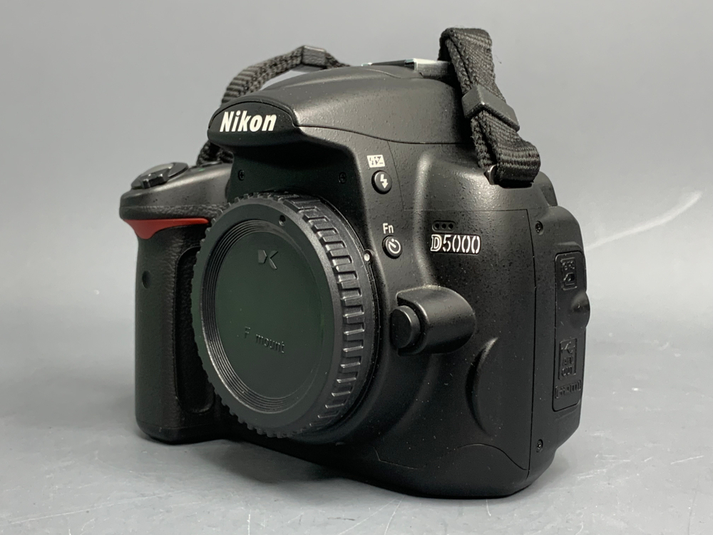 Nikon D5000 3.700 кадров