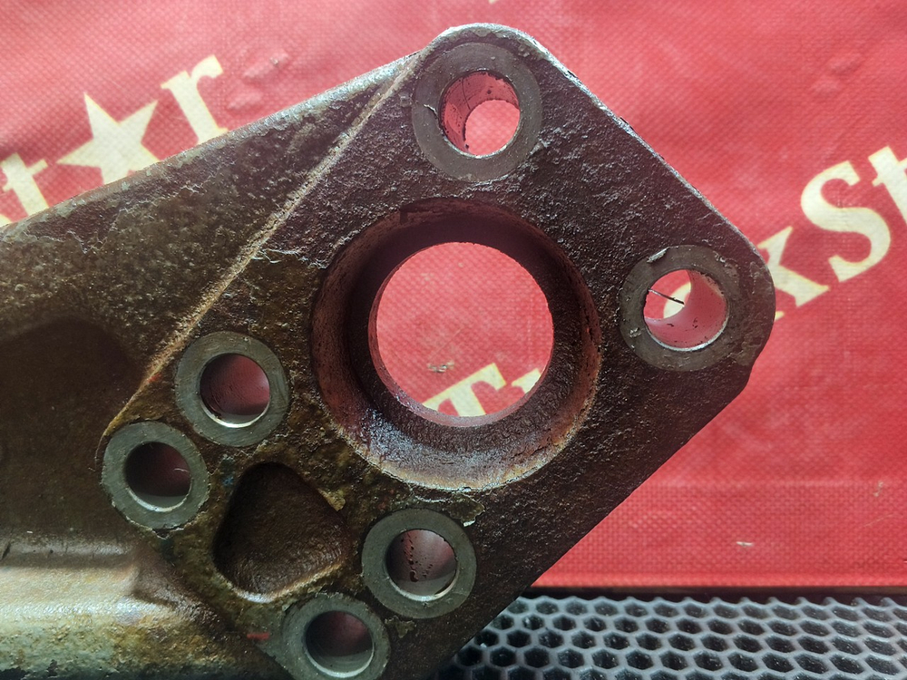 Кронштейн двигателя задний левый