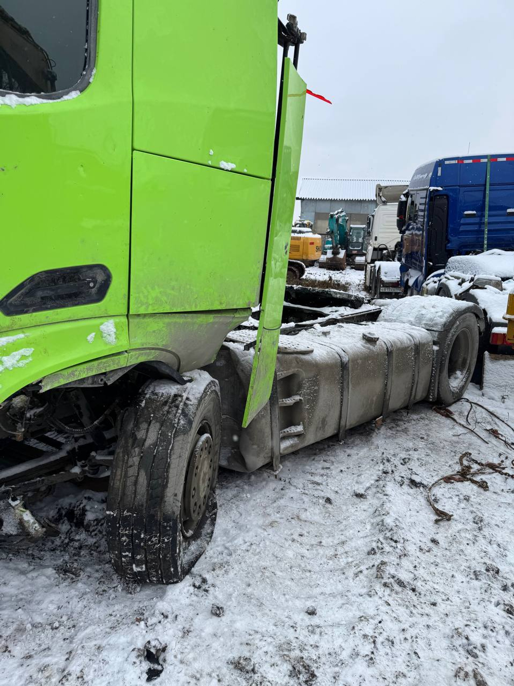 Shacman (Shaanxi) SX* 4x2 Седельный тягач SX4188YY381 (Дизельный, 12,5 л, 473 л.с., МТ)