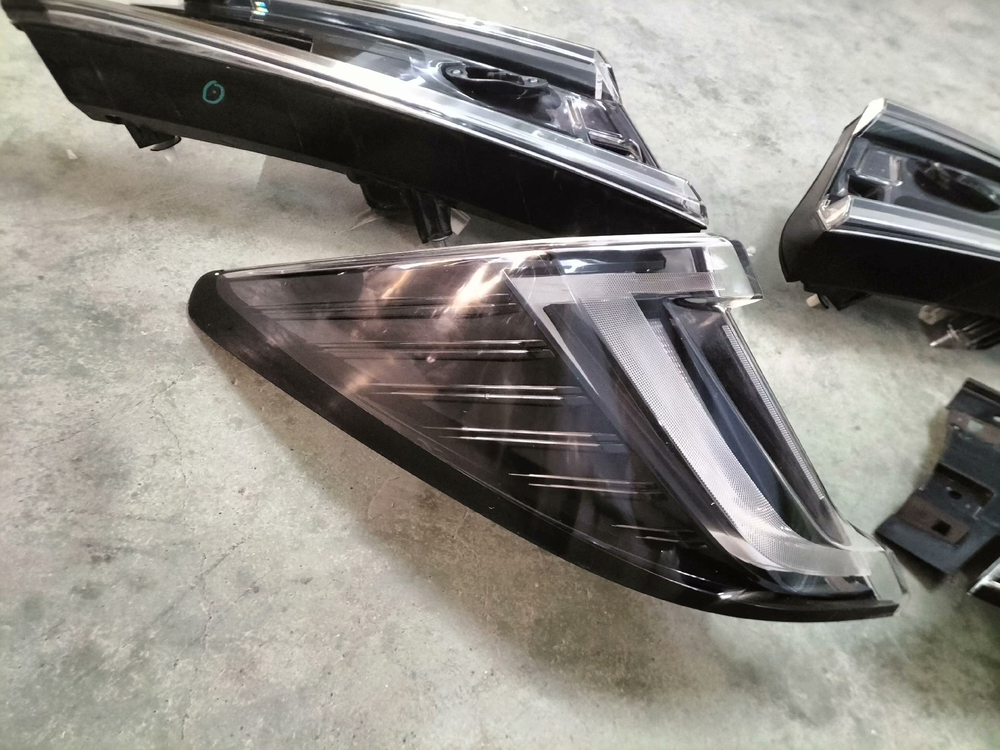 Задние фонари (стопы, поворотники) Honda e:NS2 2024, оригинал,