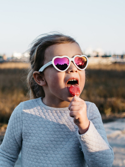 С/з очки Babiators Blue Series Polarized Hearts. Влюбляшка (The Sweetheart). Белые. Розовые зеркальные линзы