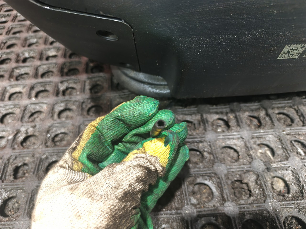 Сиденье переднее левое