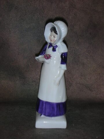 Статуэтка. Фарфор. Дама Анна. Royal Doulton. Англия