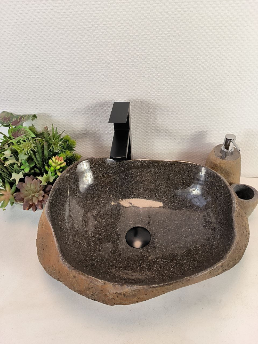 Раковина из речного камня RS-65618 50*36*15 0861
