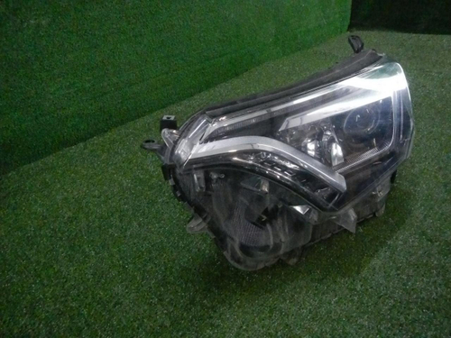Фара левая Toyota Rav 4 CA40 (2015-2019) LED