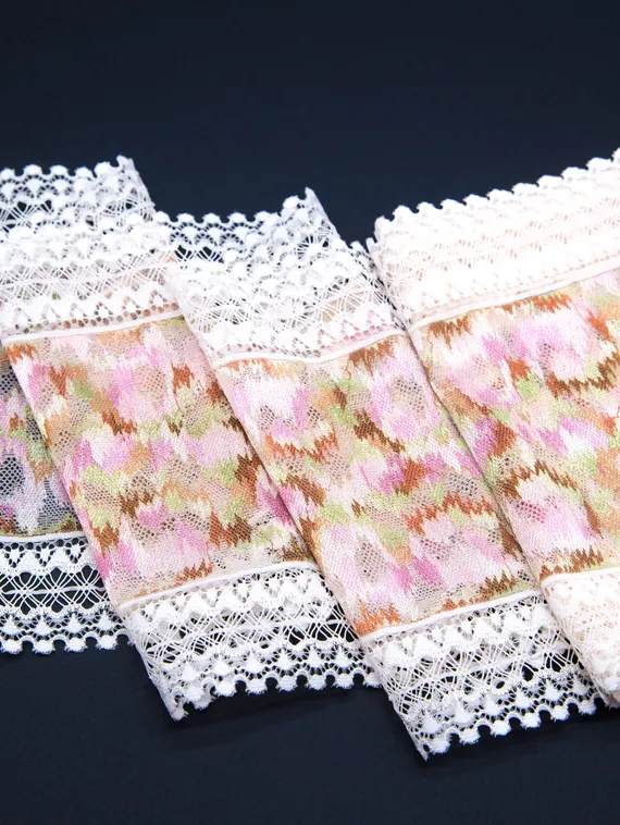 03-253 Кружево эластичное 18 см, гладь, айвори