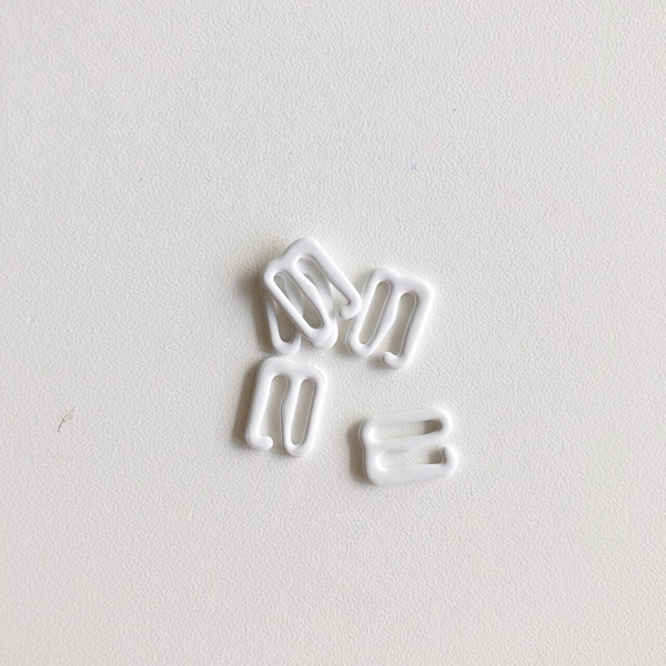 Крючки белые 10мм