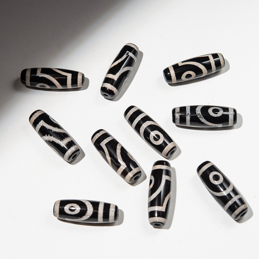 Бусина Дзи "Два глаза" из агата, 29,5*10мм, черный