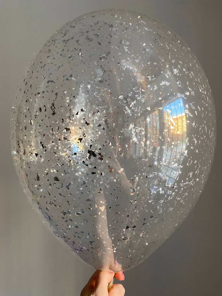 Воздушный шар с наполнением конфетти дробленное серебро ПАЛИТРА №4304