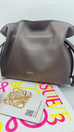 Брошь Loewe