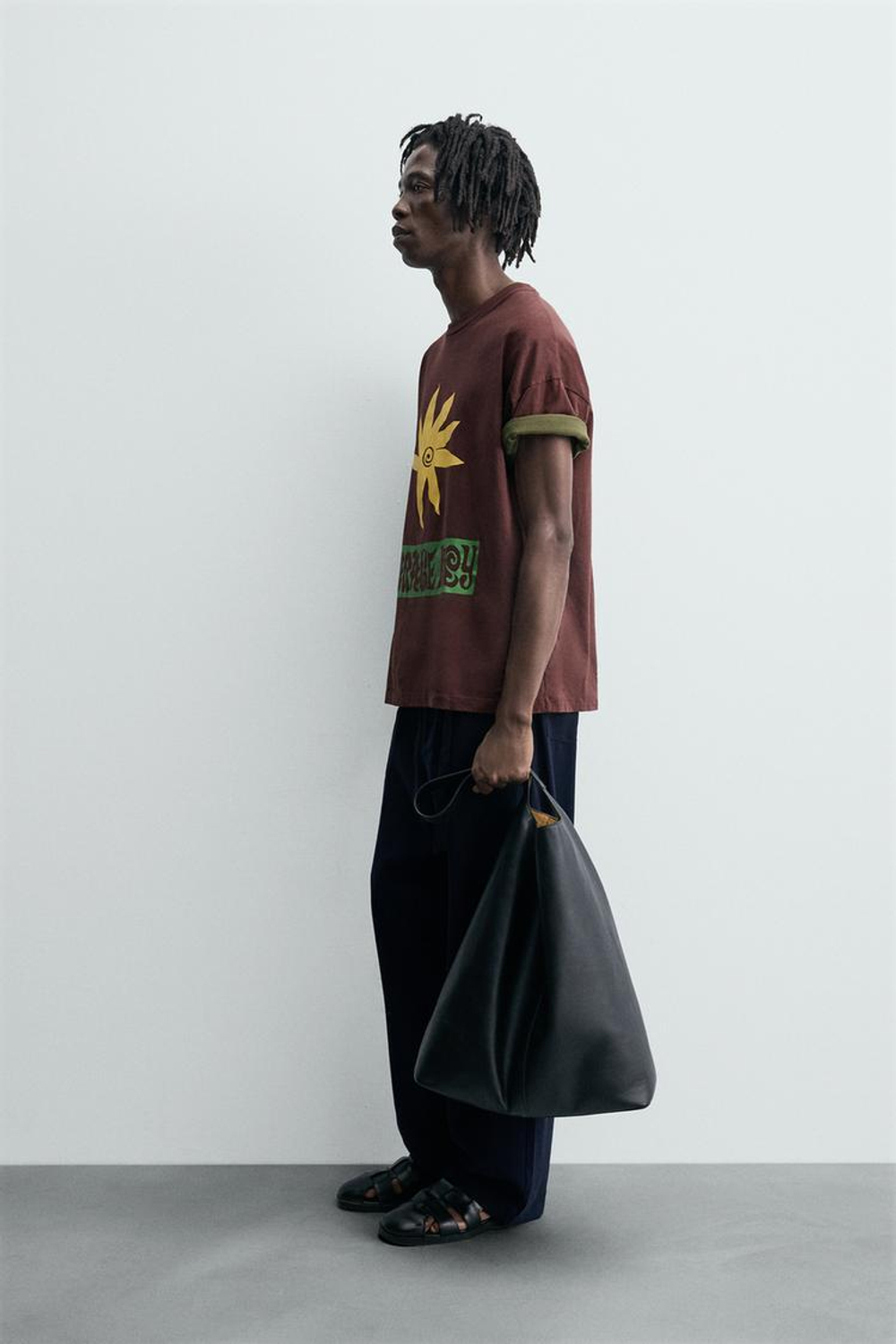 ZARA ФУТБОЛКА С ТЕКСТОВЫМ ПРИНТОМ, ШОКОЛАДНЫЙ