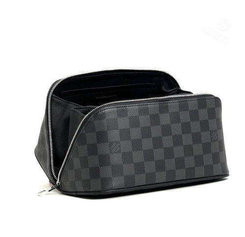 Несессер Louis Vuitton