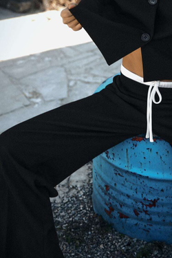 ZARA БРЮКИ-БОКСЕРЫ С КОНТРАСТНОЙ ДЕТАЛЬЮ, ЧЕРНЫЙ