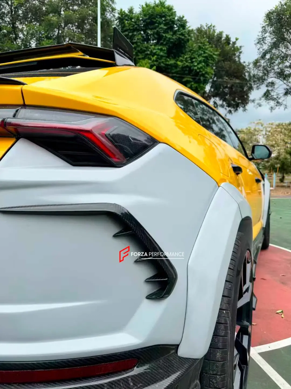Широкий карбоновый обвес для Lamborghini Urus 2018+ Ламборгини Урус