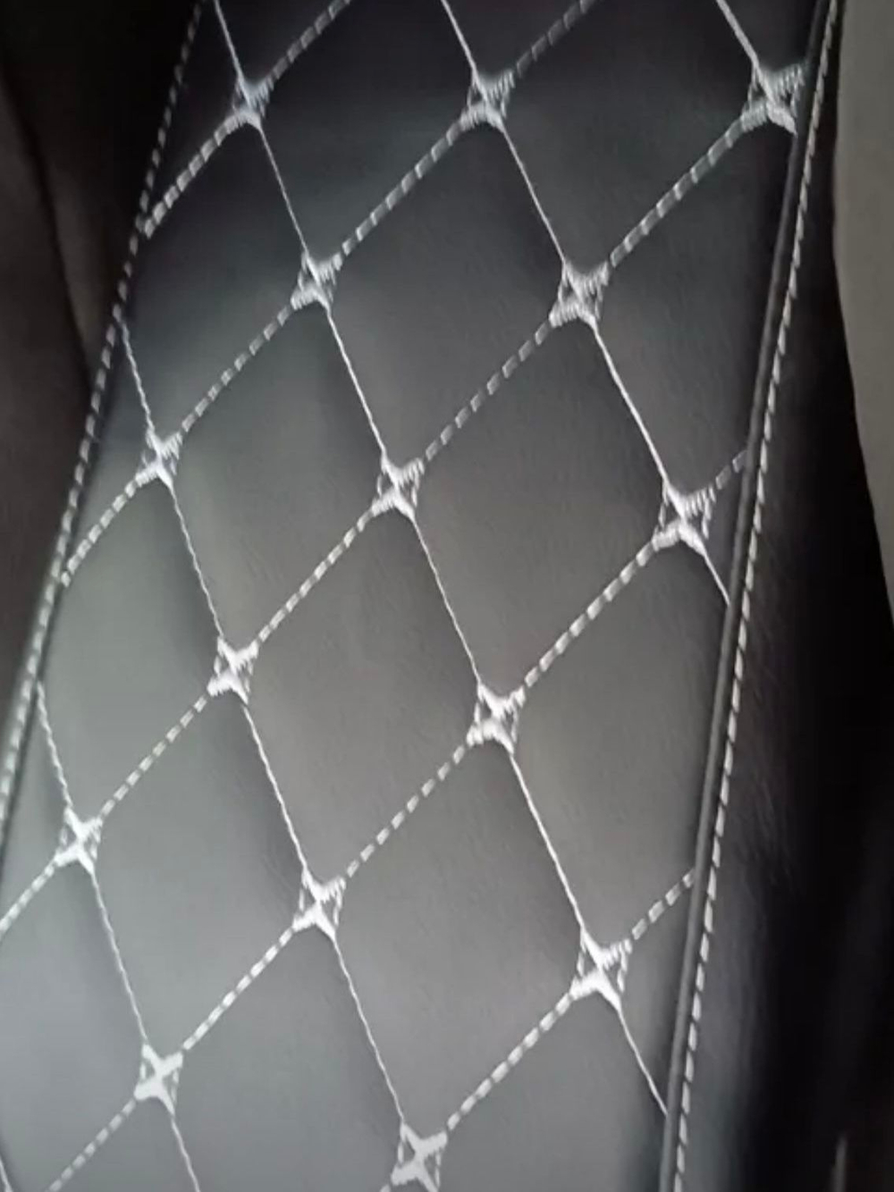 Чехол на штатный подлокотник Лада Веста (белая нить Бабочка)