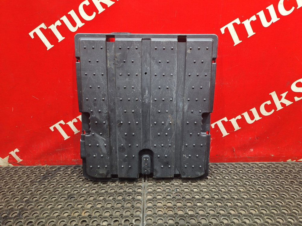 Крышка ящика АКБ