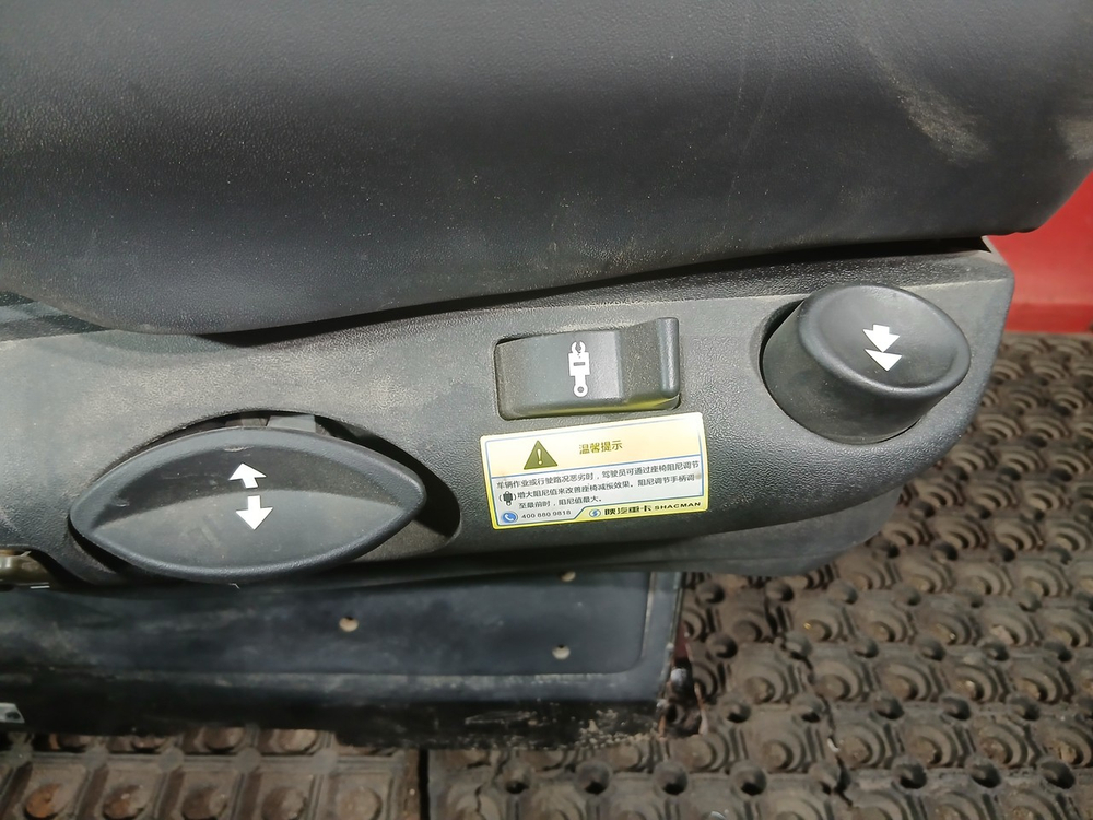 Комплект сидений пневматических 2023г