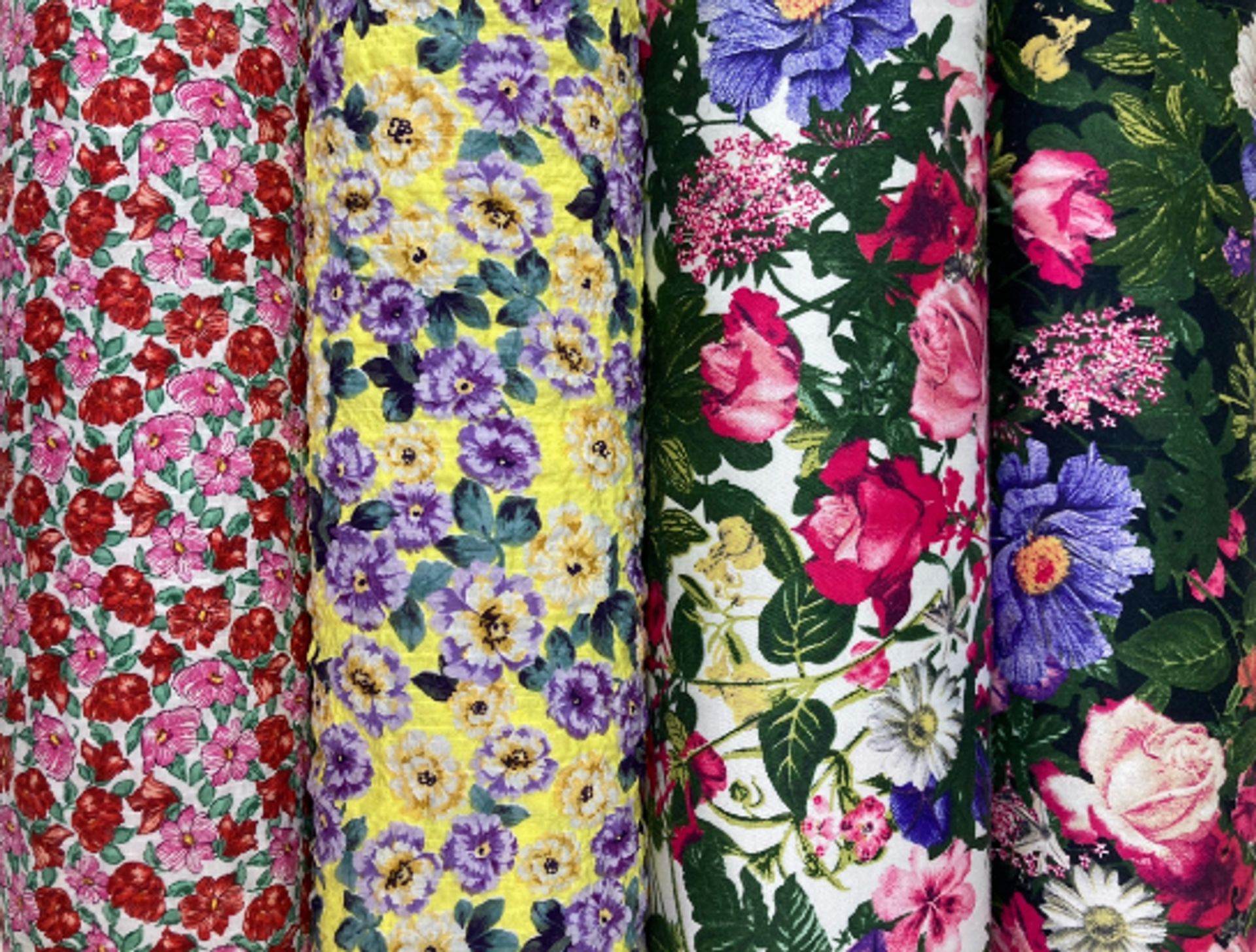 Брендовые ткани. Ткани калининград. Итальянская ткань для платья. Итальянские ткани. Ткань итальянка.