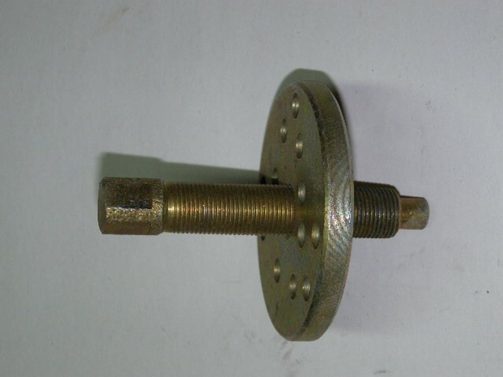 Ключ съемник универсальный /Г-3302/ (шкив 402 дв.) юбка (Н.Новгород*)